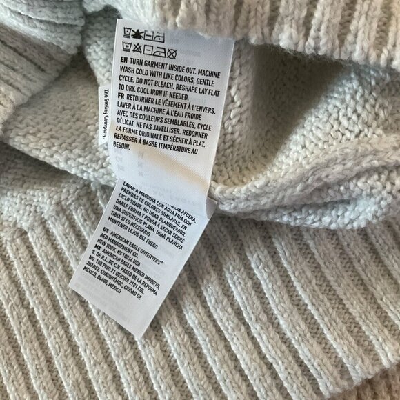 NWT American Eagle Outfitters Gray Smiley Graphic Mock Neck Sweater Medium M - Picture 10 of 10